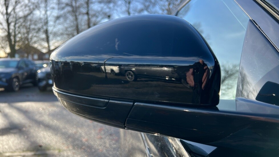 Used Land Rover Range Rover Velar 2025 for sale - 76780098: Photo 24