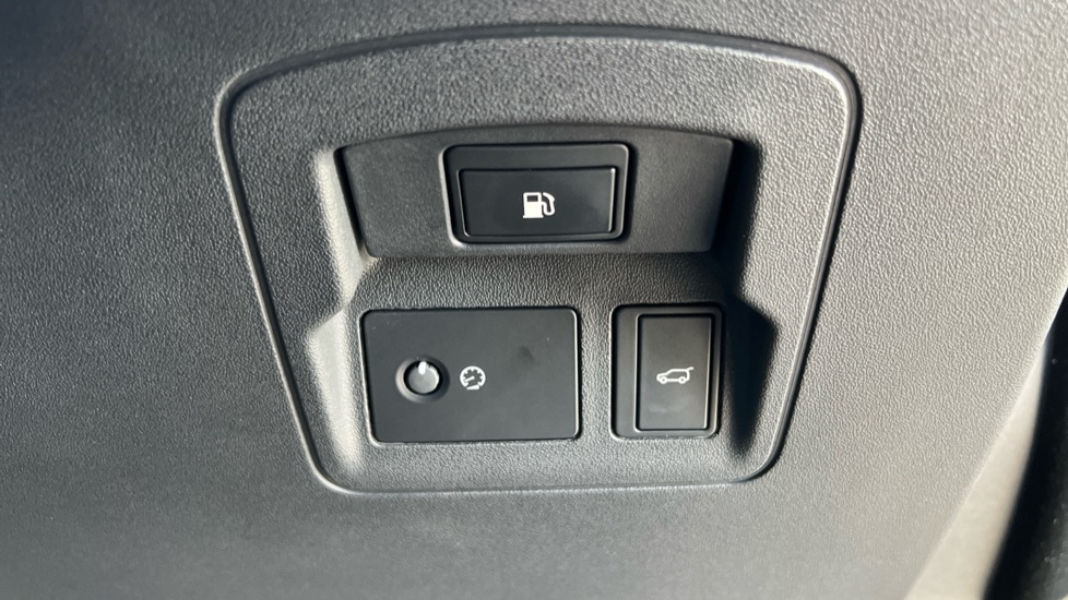 Used Land Rover Range Rover Velar 2025 for sale - 76780098: Photo 44