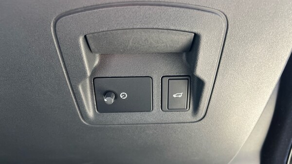 Used Land Rover Range Rover Velar 2024 for sale - 76018185: Photo 45