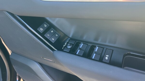 Used Land Rover Range Rover Velar 2024 for sale - 76018185: Photo 47