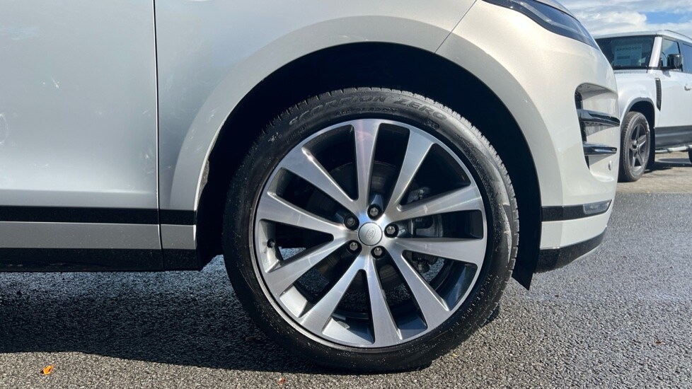 Used Land Rover Range Rover Evoque 2024 for sale - 76458892: Photo 33