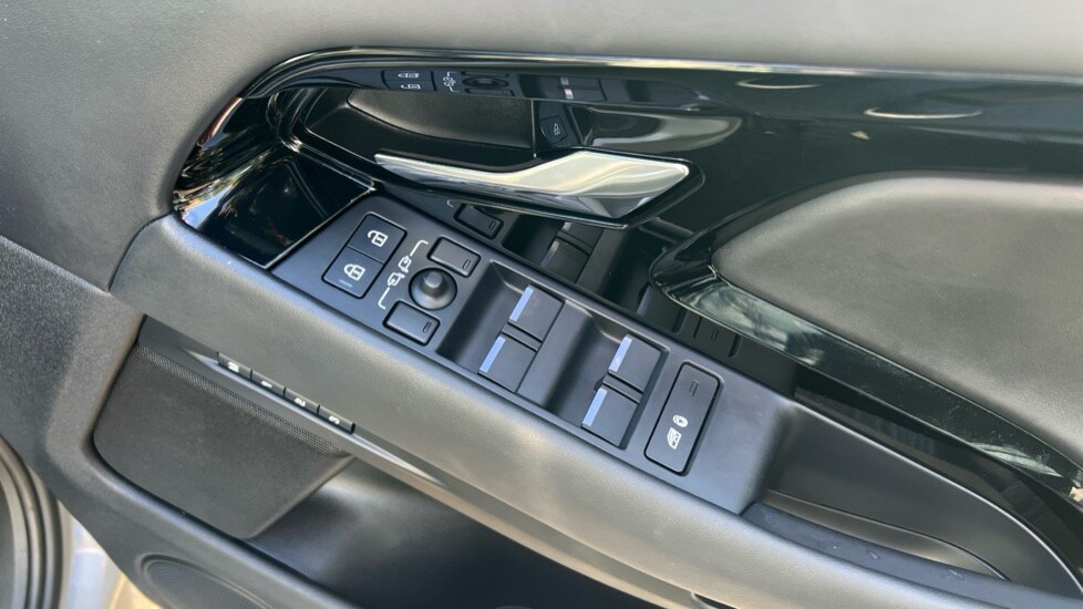 Used Land Rover Range Rover Evoque 2024 for sale - 76458892: Photo 51
