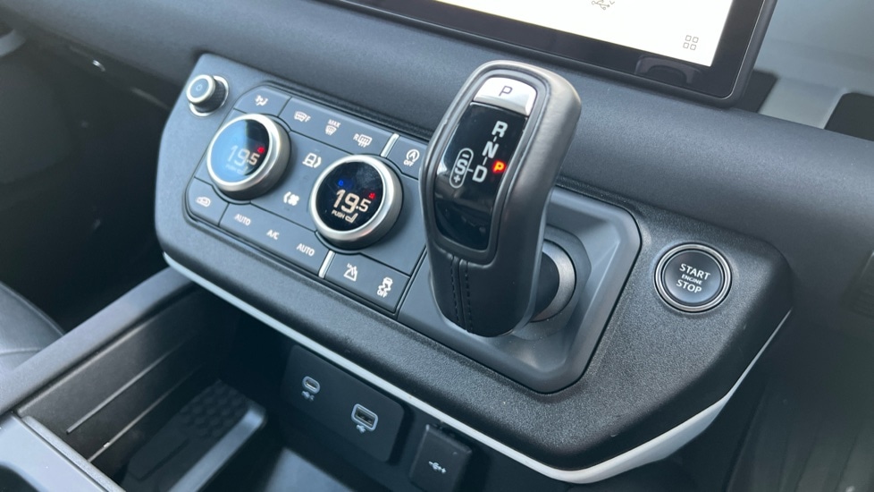 Used Land Rover Defender 2023 for sale - 77025543: Photo 13