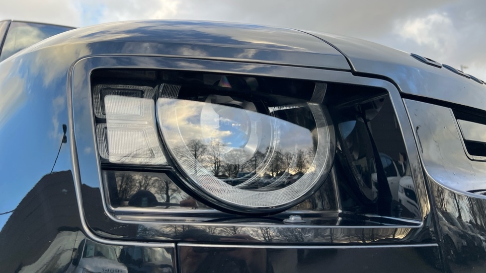 Used Land Rover Defender 2023 for sale - 77025543: Photo 17