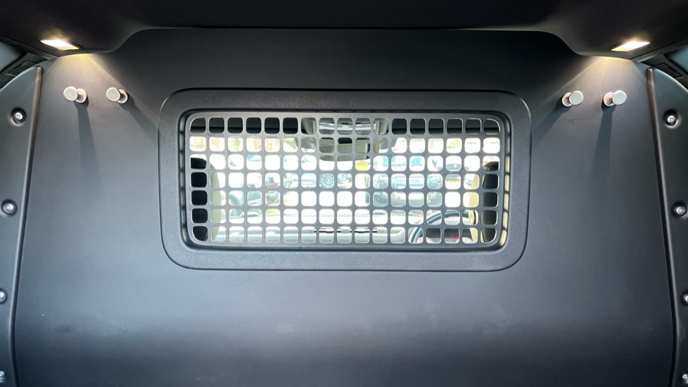 Used Land Rover Defender 2023 for sale - 77025543: Photo 18