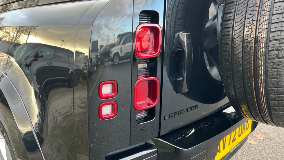Used Land Rover Defender 2023 for sale - 77025543: Photo 19