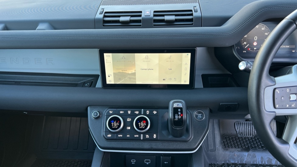 Used Land Rover Defender 2023 for sale - 77025543: Photo 29