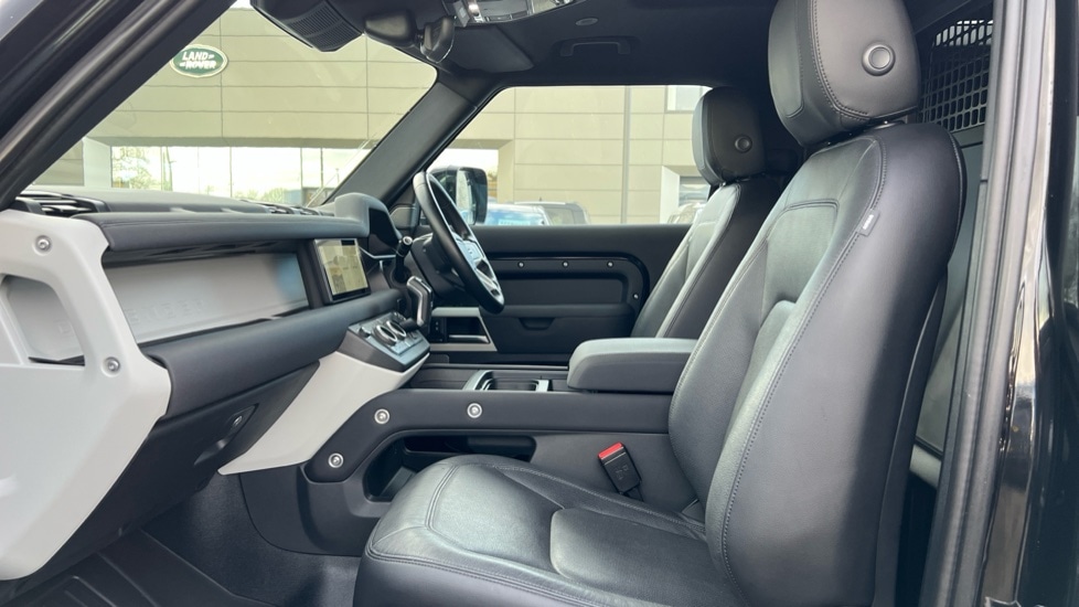 Used Land Rover Defender 2023 for sale - 77025543: Photo 3