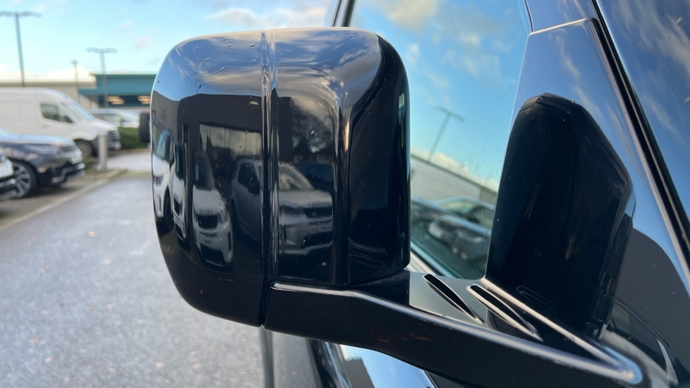 Used Land Rover Defender 2023 for sale - 77025543: Photo 38