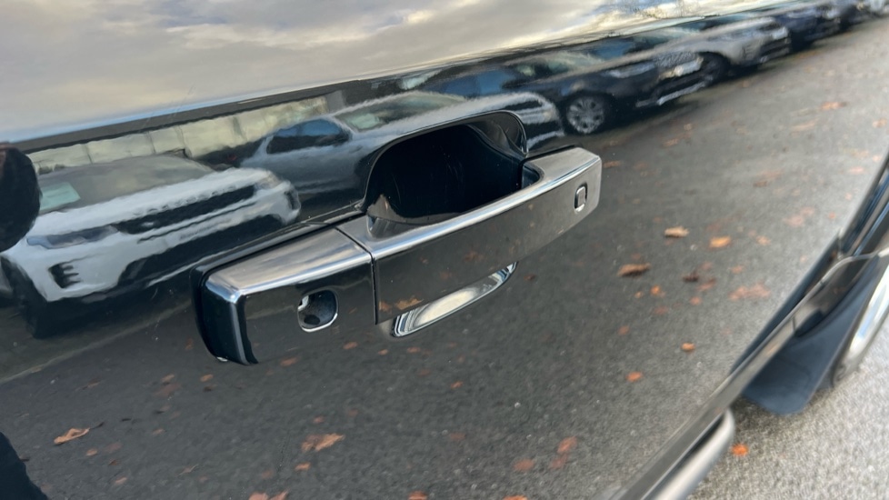 Used Land Rover Defender 2023 for sale - 77025543: Photo 40