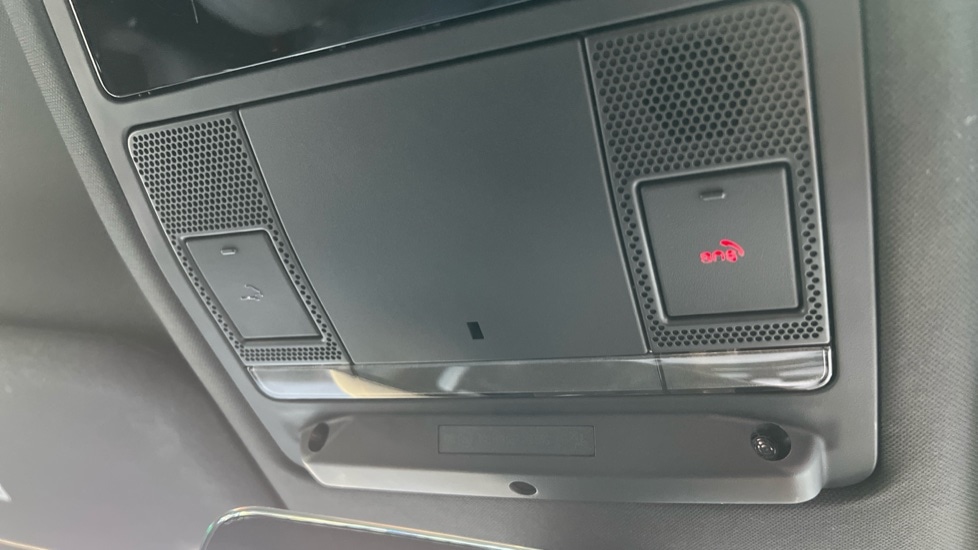 Used Land Rover Defender 2023 for sale - 77025543: Photo 42