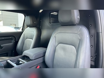 Used Land Rover Defender 2023 for sale - 77025543: Photo