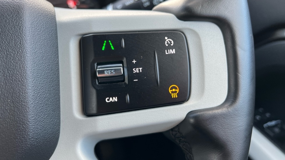 Used Land Rover Defender 2023 for sale - 77025543: Photo 54