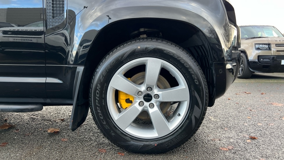 Used Land Rover Defender 2023 for sale - 77025543: Photo 8