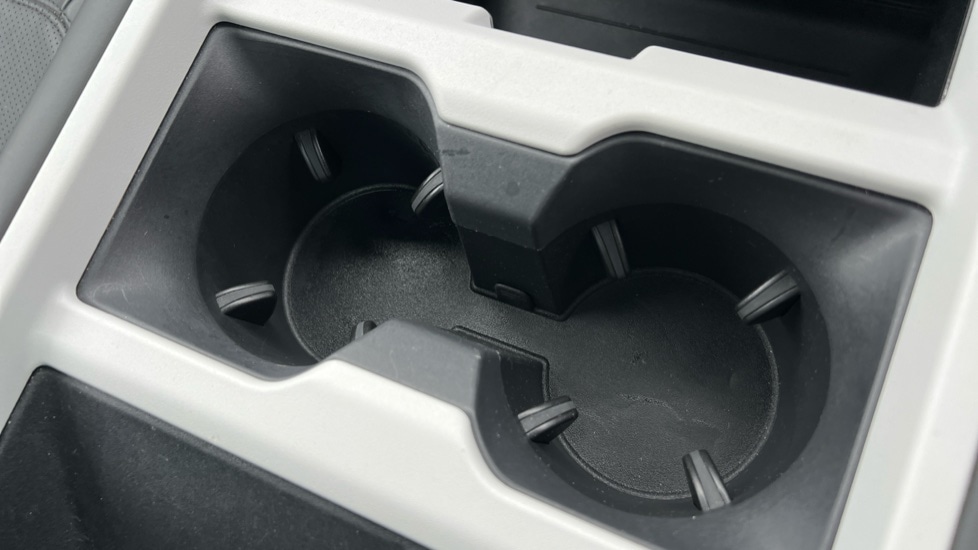 Used Land Rover Defender 2024 for sale - 76966774: Photo 46