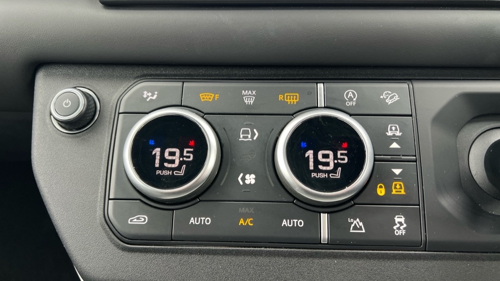 Used Land Rover Defender 2024 for sale - 76966774: Photo 74