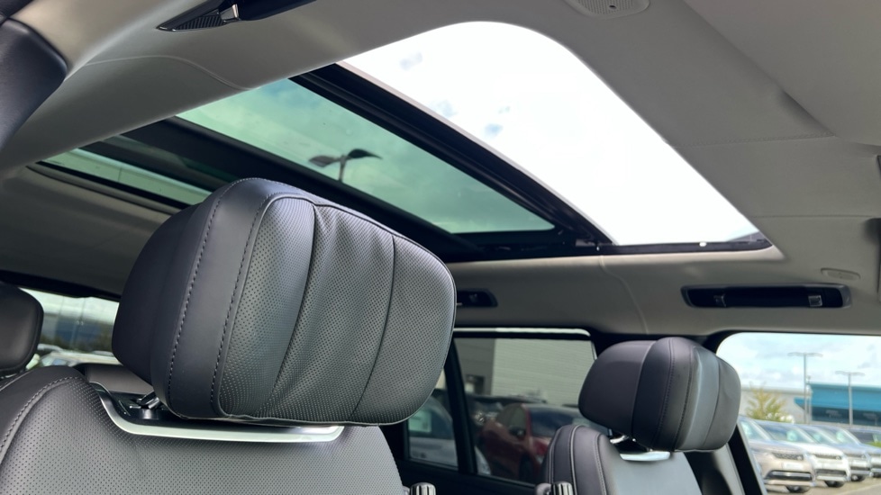 Used Land Rover Range Rover 2025 for sale - 76941075: Photo 40