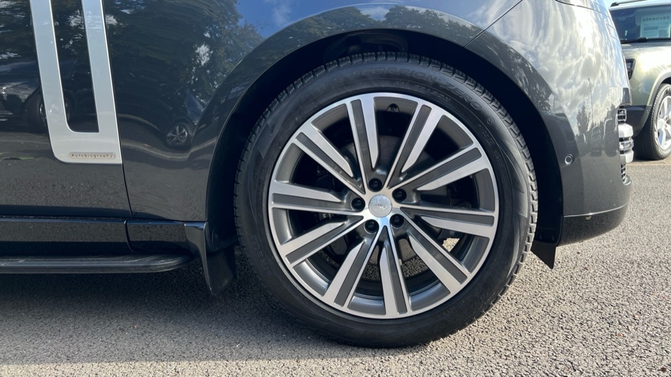 Used Land Rover Range Rover 2025 for sale - 76941075: Photo 8