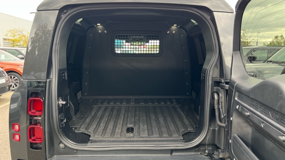 Used Land Rover Defender 2024 for sale - 76652315: Photo 10