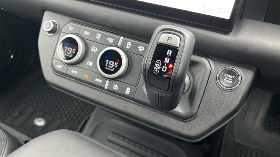 Used Land Rover Defender 2024 for sale - 76652315: Photo 13