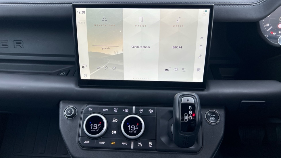 Used Land Rover Defender 2024 for sale - 76652315: Photo 14