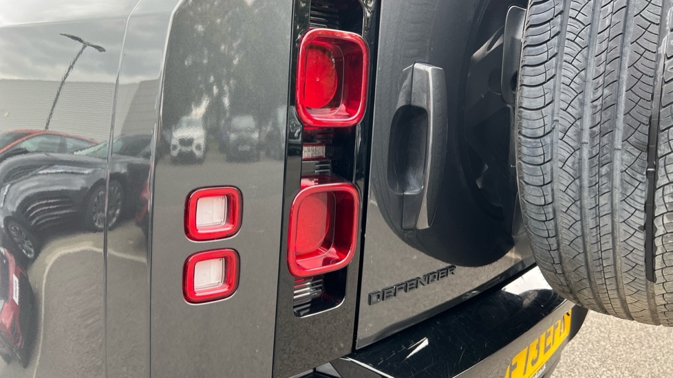 Used Land Rover Defender 2024 for sale - 76652315: Photo 19