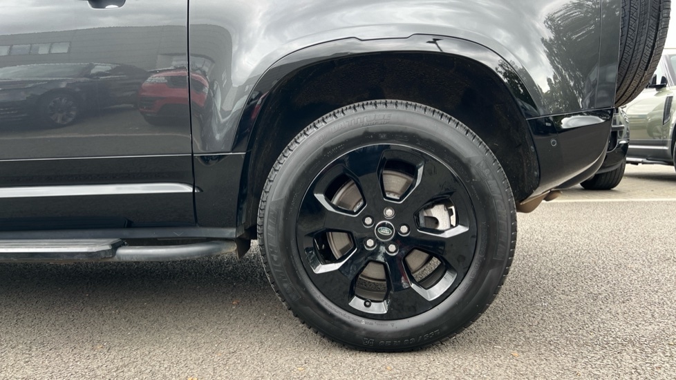 Used Land Rover Defender 2024 for sale - 76652315: Photo 33