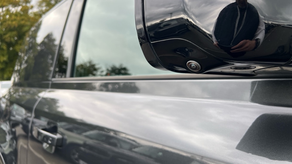 Used Land Rover Defender 2024 for sale - 76652315: Photo 40