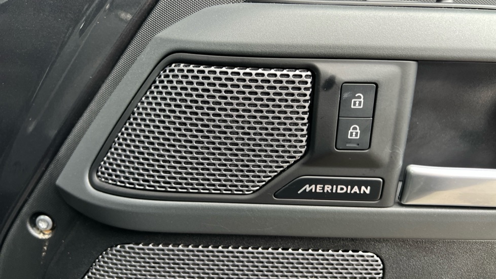 Used Land Rover Defender 2024 for sale - 76652315: Photo 48