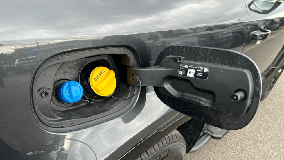 Used Land Rover Defender 2024 for sale - 76652315: Photo 50