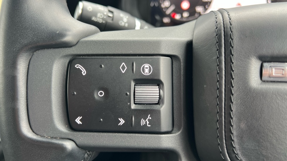 Used Land Rover Defender 2024 for sale - 76652315: Photo 56