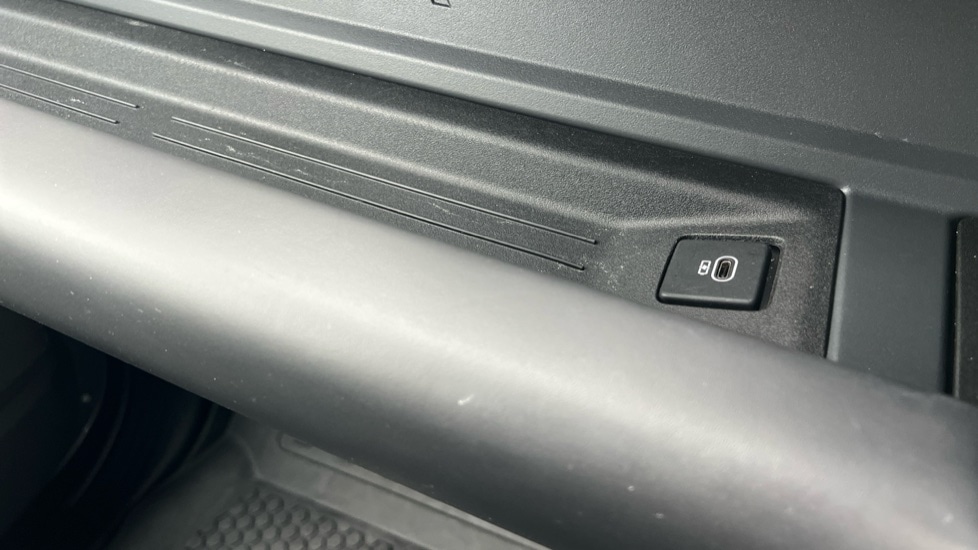 Used Land Rover Defender 2024 for sale - 76652315: Photo 68