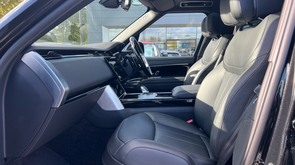 Used Land Rover Range Rover 2025 for sale - 76552312: Photo 3