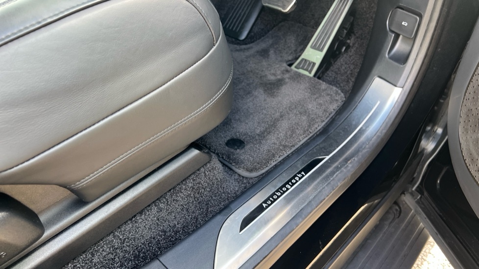 Used Land Rover Range Rover 2025 for sale - 76552312: Photo 50