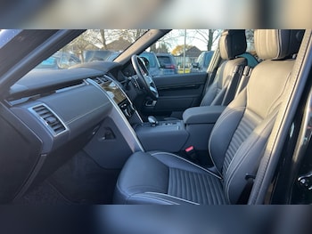 Used Land Rover Discovery 2023 for sale - 76722180: Photo