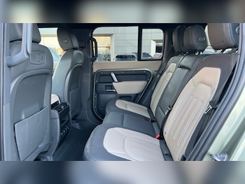 Used Land Rover Defender 2022 for sale - 76361881: Photo