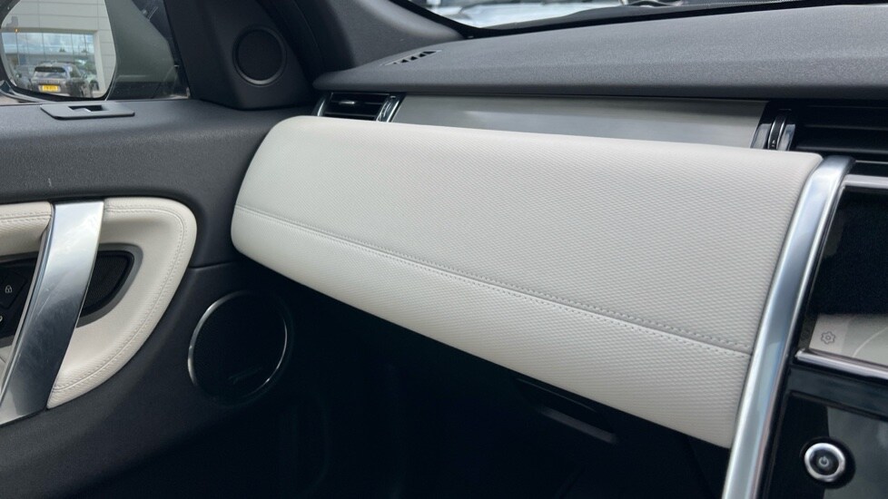 Used Land Rover Discovery Sport 2022 for sale - 75829205: Photo 22