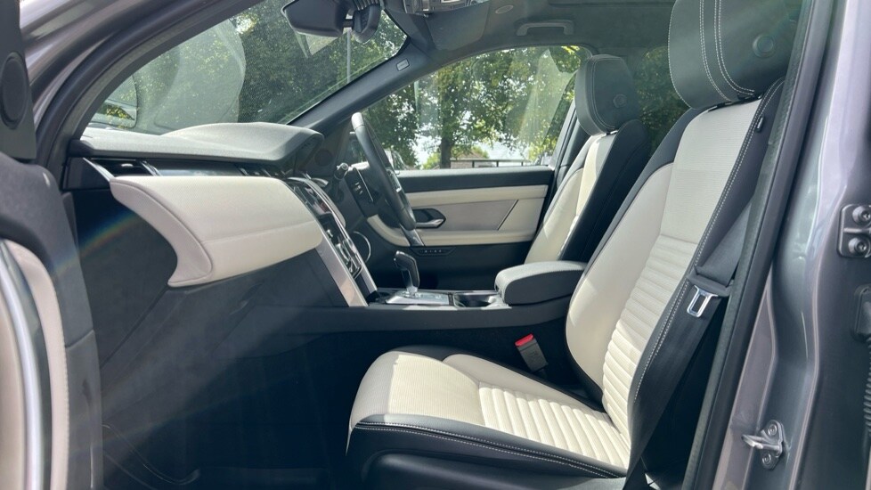 Used Land Rover Discovery Sport 2022 for sale - 75829205: Photo 3