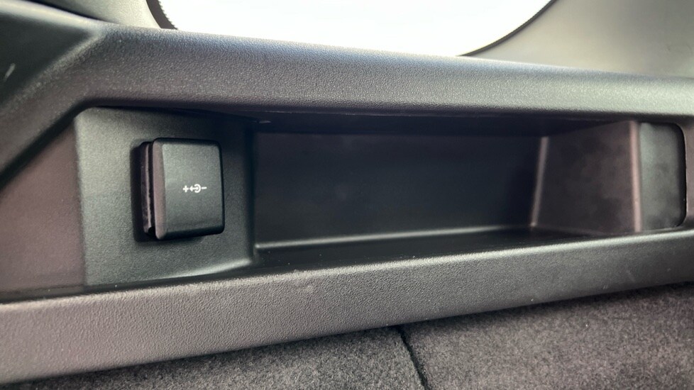 Used Land Rover Discovery Sport 2022 for sale - 75829205: Photo 64