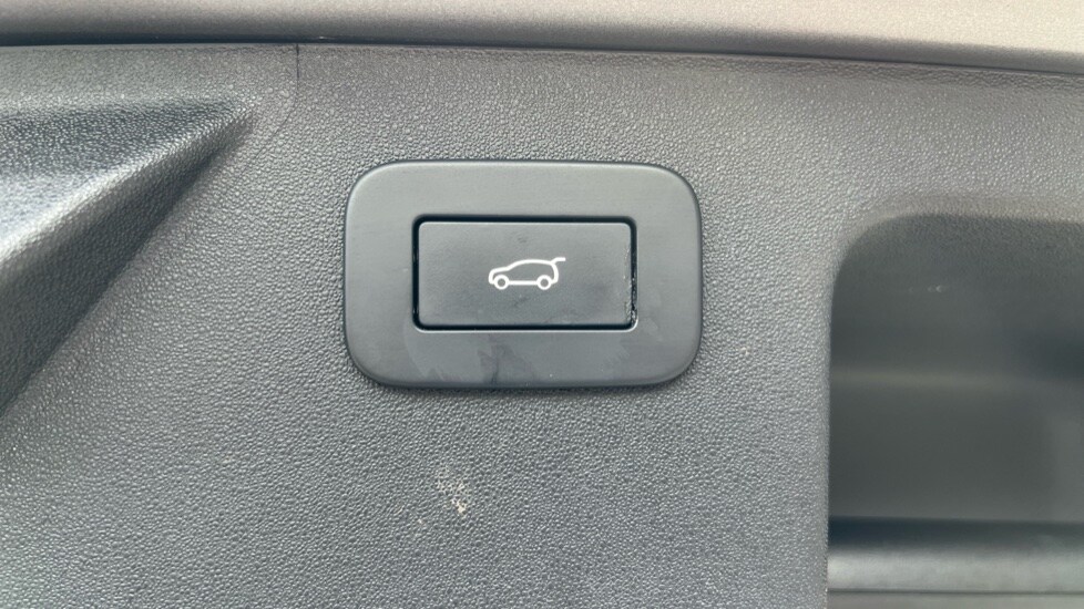 Used Land Rover Discovery Sport 2022 for sale - 75829205: Photo 65