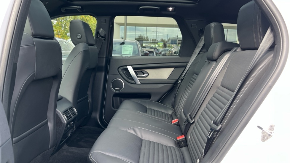 Used Land Rover Discovery Sport 2025 for sale - 76447232: Photo 4