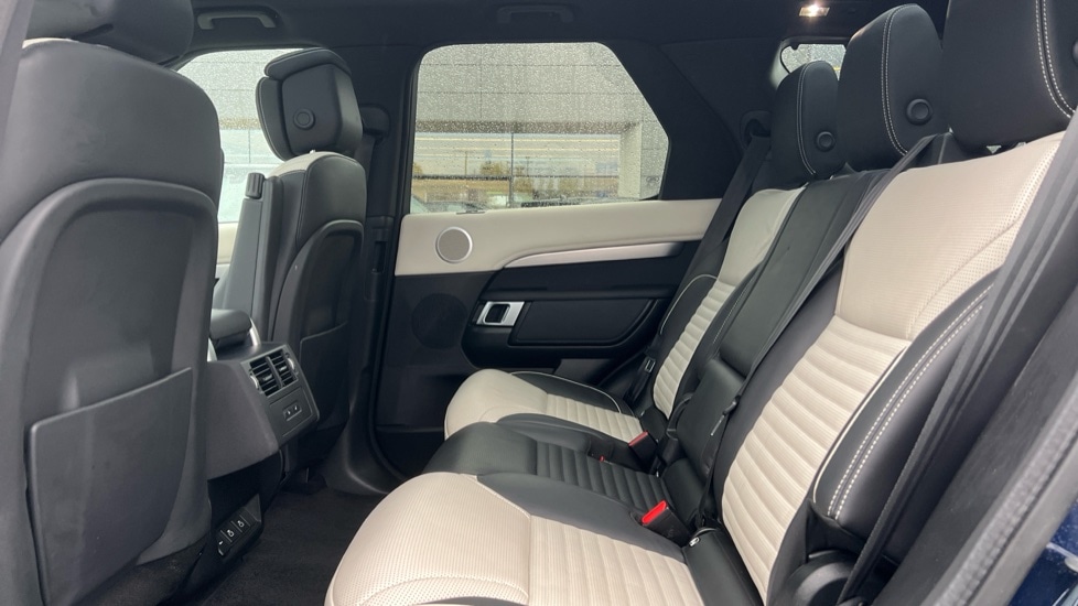 Used Land Rover Discovery 2022 for sale - 76623477: Photo 4