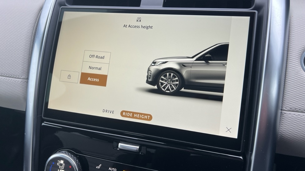 Used Land Rover Discovery 2022 for sale - 76623477: Photo 41