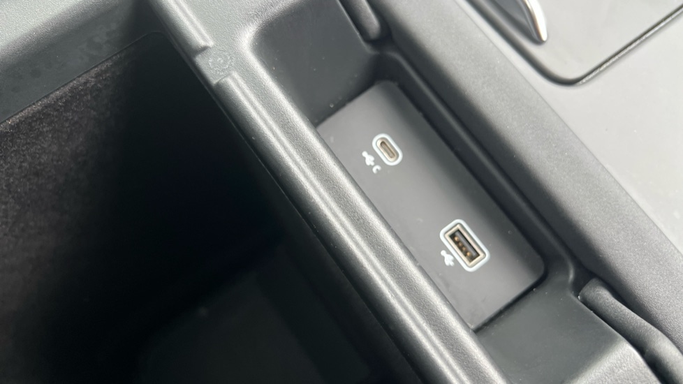 Used Land Rover Discovery 2022 for sale - 76623477: Photo 44