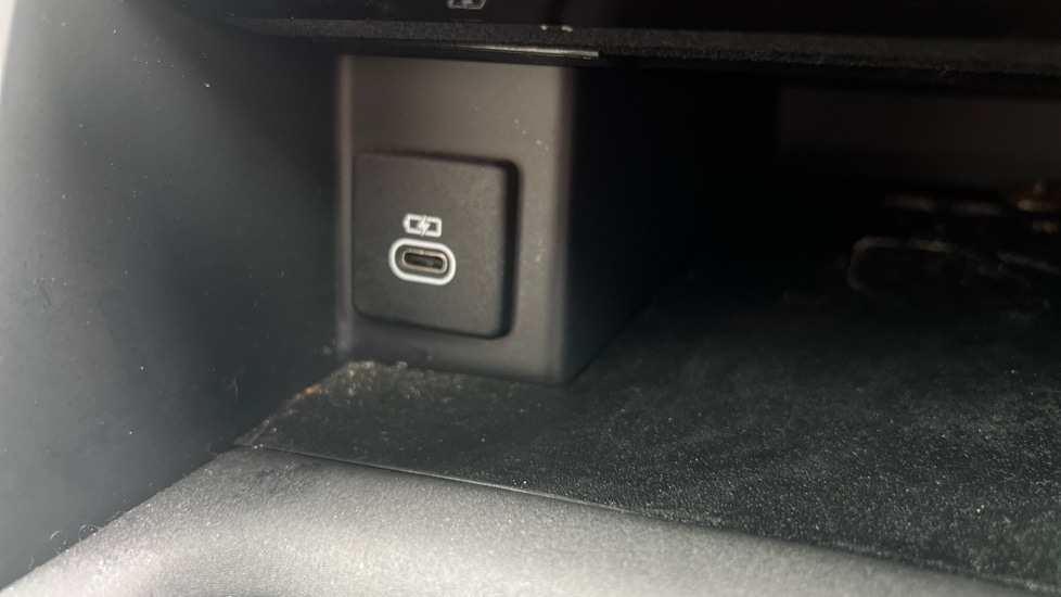 Used Land Rover Discovery 2022 for sale - 76623477: Photo 47