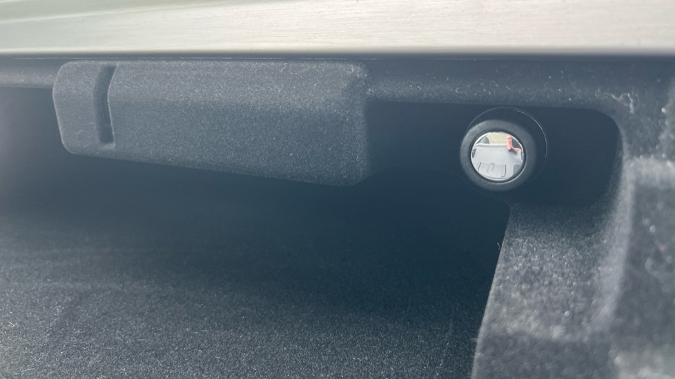 Used Land Rover Discovery 2022 for sale - 76623477: Photo 51