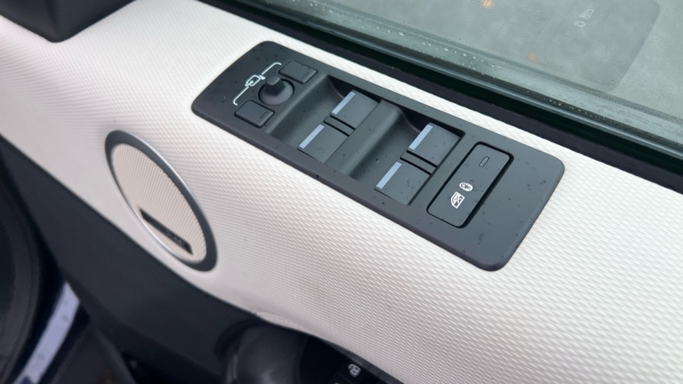 Used Land Rover Discovery 2022 for sale - 76623477: Photo 66