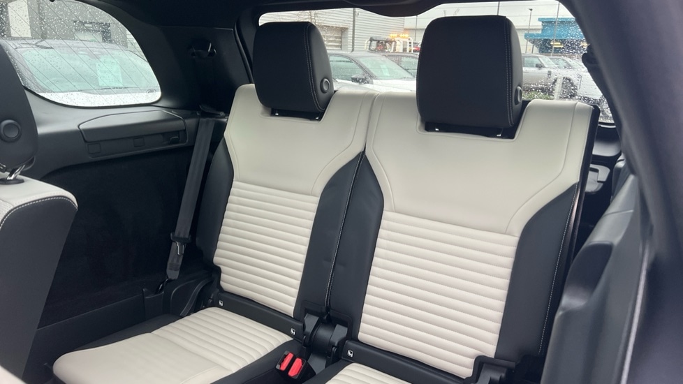 Used Land Rover Discovery 2022 for sale - 76623477: Photo 70