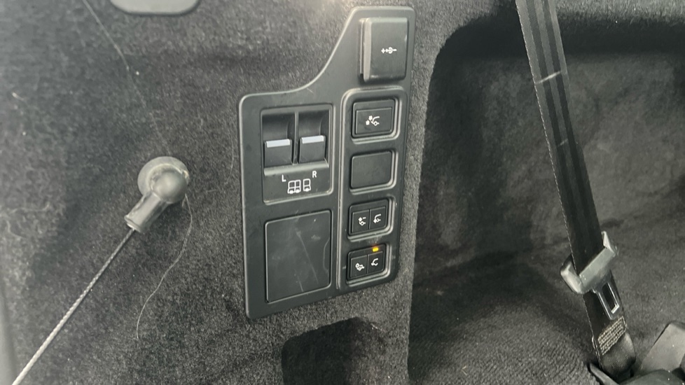 Used Land Rover Discovery 2022 for sale - 76623477: Photo 74