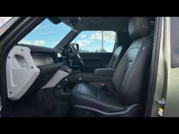Used Land Rover Defender 2023 for sale - 74515311: Photo